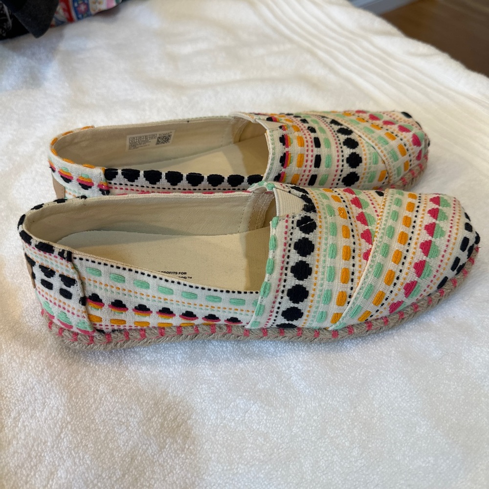 Tom’s espadrilles 8.5